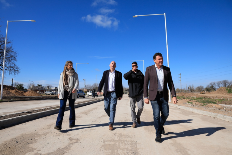 Avenida Interurbana: finalizó la construcción del pavimento, cantero y veredas en tramo San Lorenzo Avenida Interurbana: finalizó la construcción del pavimento, cantero y veredas en tramo San Lorenzo