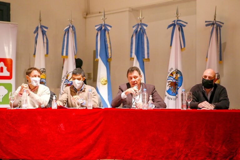 San Lorenzo: El intendente Raimundo anunció un extenso plan de obras para 2020 y 2021
