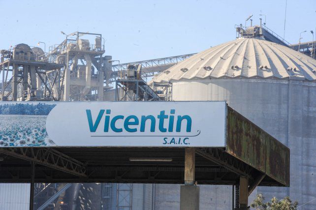 Vicentin: pesifican la deuda a los acreedores comerciales y pagarán en dólares a la banca extranjera Vicentin: pesifican la deuda a los acreedores comerciales y pagarán en dólares a la banca extranjera
