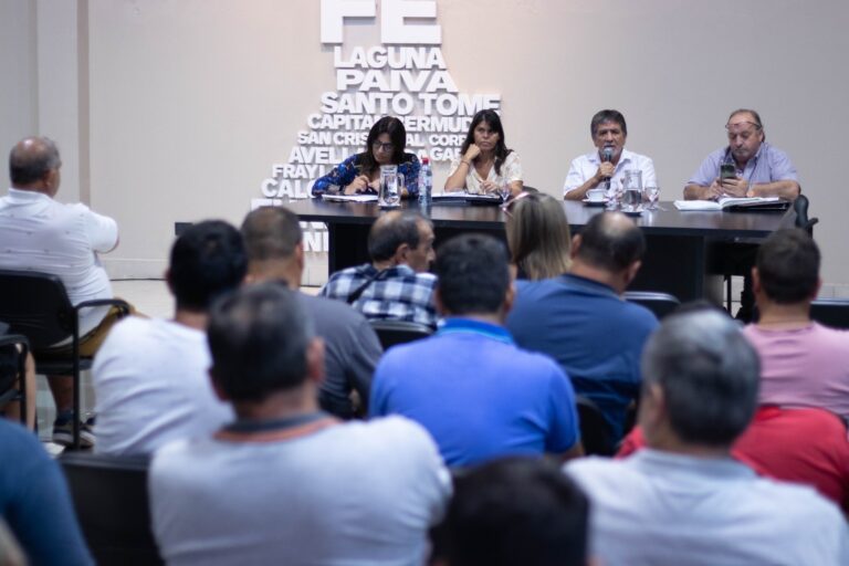 FESTRAM reunió a los dirigentes sindicales para exigir a Pullaro la convocatoria a paritaria FESTRAM reunió a los dirigentes sindicales para exigir a Pullaro la convocatoria a paritaria