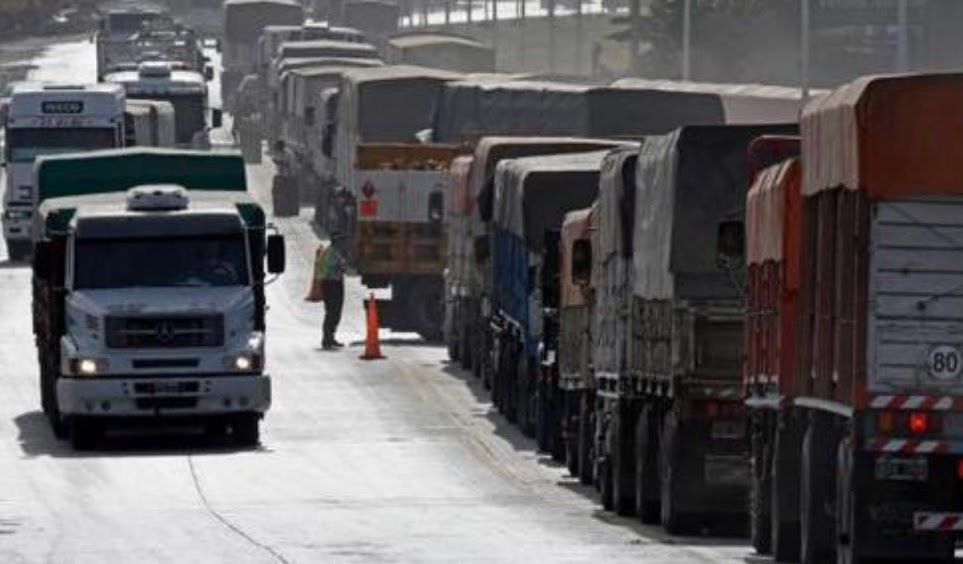 Crece la bronca de los transportistas en plena cosecha gruesa