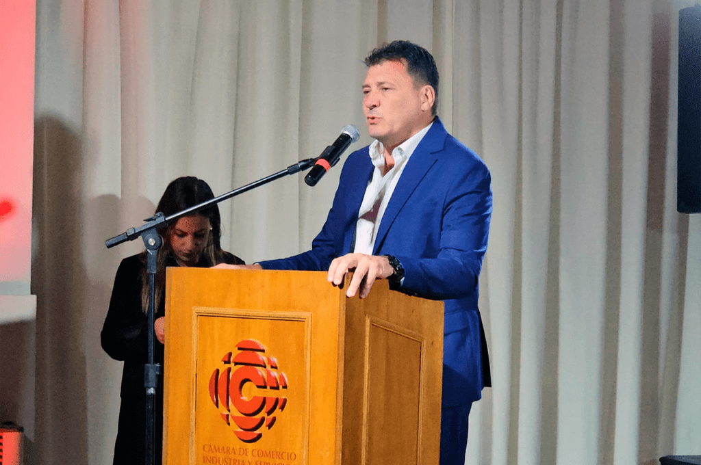 El intendente Leonardo Raimundo participó del acto por el 37º aniversario de la Cámara de Comercio