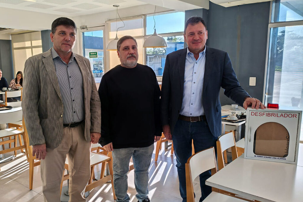 La Municipalidad incorporó un desfibrilador a la YPF de la ruta A012
