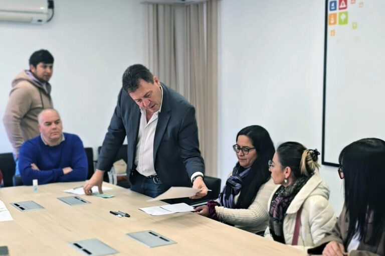 FAE: la Municipalidad de San Lorenzo hizo un nuevo aporte de más de 52 millones de pesos a escuelas FAE: la Municipalidad de San Lorenzo hizo un nuevo aporte de más de 52 millones de pesos a escuelas