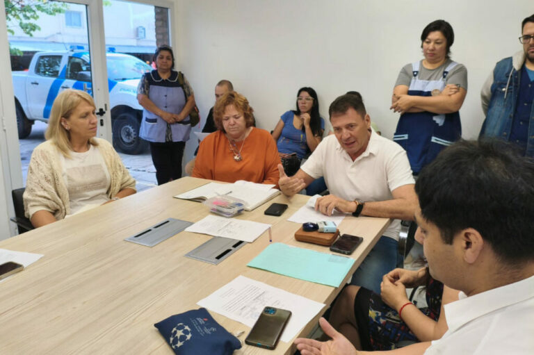 La Municipalidad entregó 157 millones de pesos a escuelas de la ciudad La Municipalidad entregó 157 millones de pesos a escuelas de la ciudad