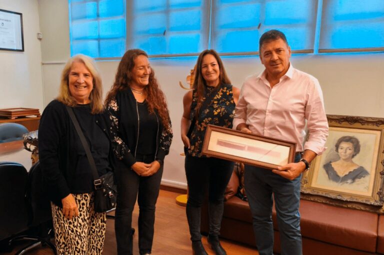 Descendientes de Nazario Palacios donaron valiosa colección a la ciudad Descendientes de Nazario Palacios donaron valiosa colección a la ciudad