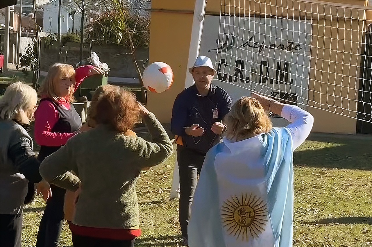 La Municipalidad suma al Poli una novedosa disciplina deportiva para adultos mayores