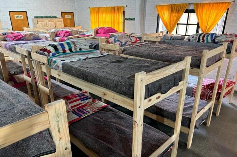 Ante las bajas temperaturas, la Municipalidad recuerda que funciona la Casa Refugio para personas en situación de calle Ante las bajas temperaturas, la Municipalidad recuerda que funciona la Casa Refugio para personas en situación de calle